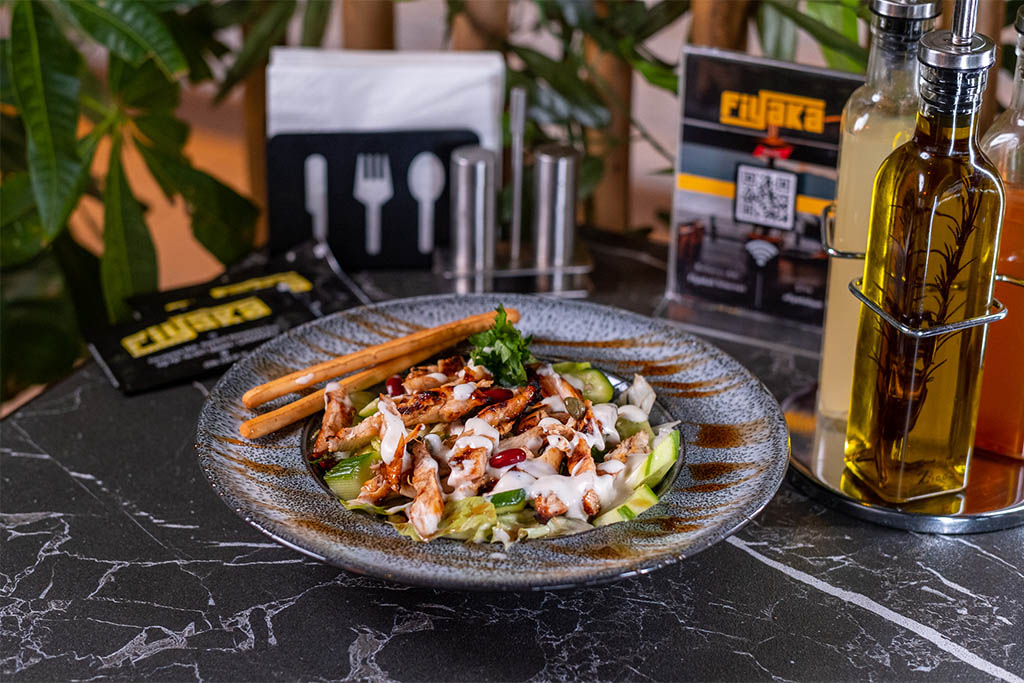 Izgara Tavuklu Sezar Salata